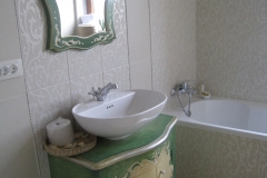 a 925